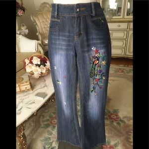 Leo Roma NWOT beautifully embroidered jeans size 5 juniors